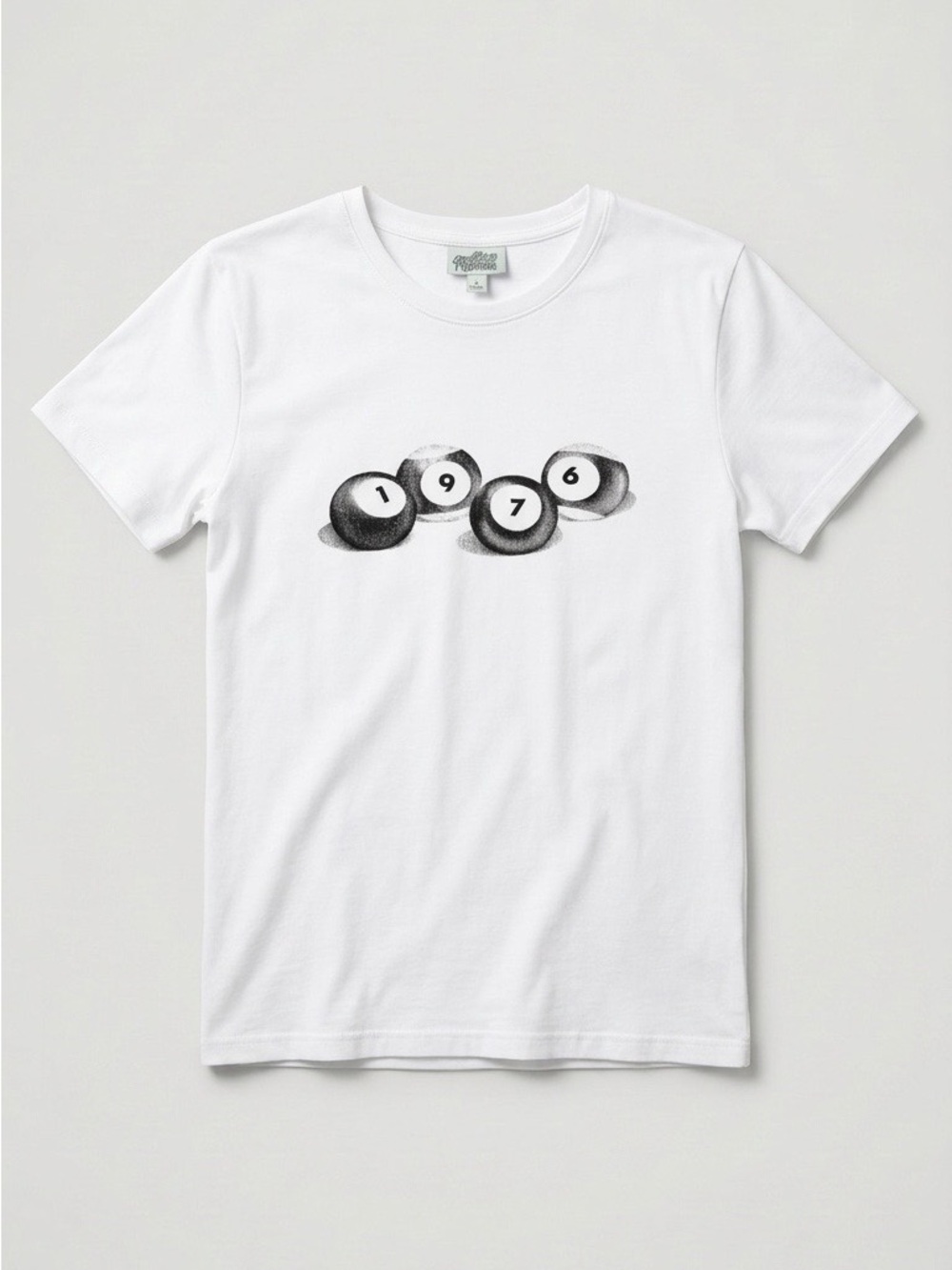 Edikted Size Small White Graphic Tee with 1976 Pool Ball Design